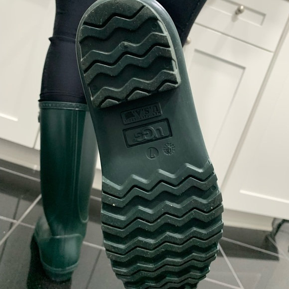 UGG Australia Women’s Rain Boots - Picture 5 of 10